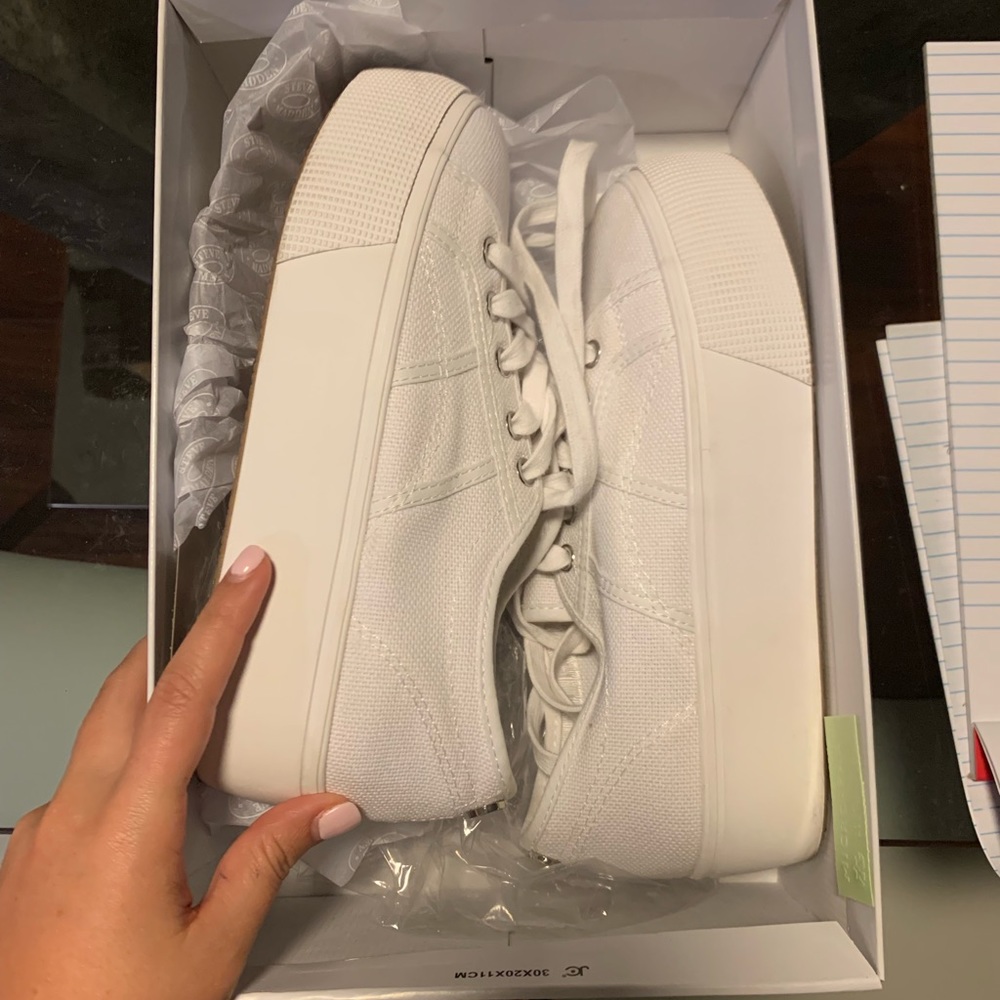 Steve Madden Emma White sneakers